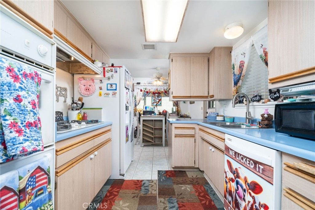 Image 8 of property listing at 1622 Mckinley Street, San Bernardino, CA 92404