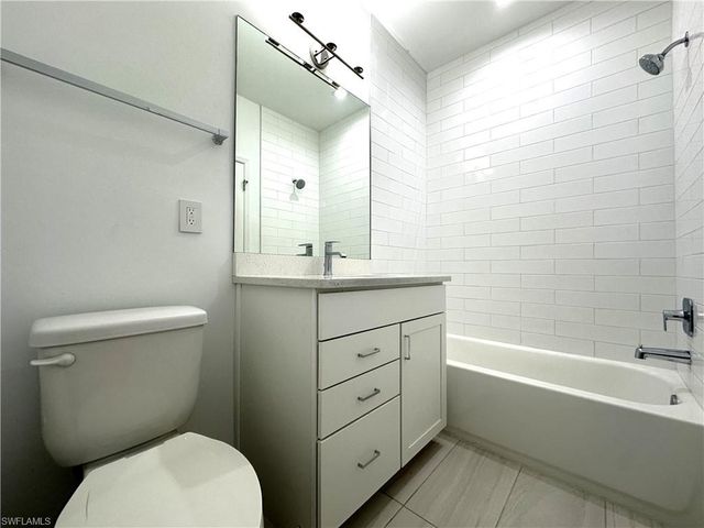 7509 Carnegie WAY, Naples, FL 34119