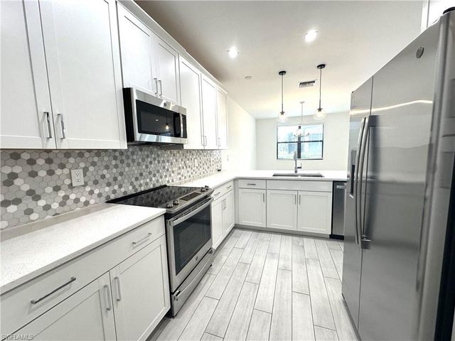 7509 Carnegie WAY, Naples, FL 34119
