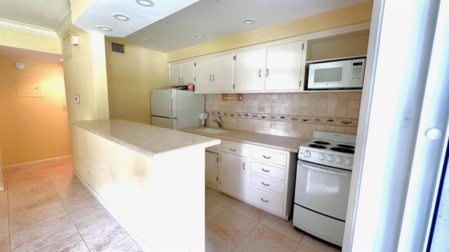 414 Seasage Drive 0030, Delray Beach, FL 33483