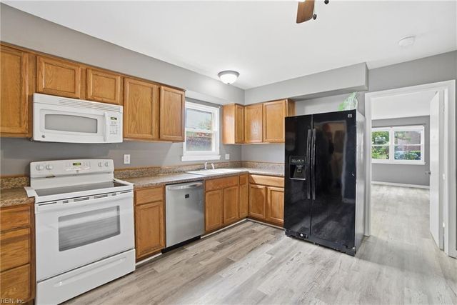 500 Jonathan CT, Virginia Beach, VA 23462