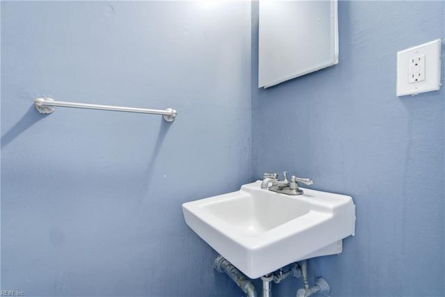 500 Jonathan CT, Virginia Beach, VA 23462