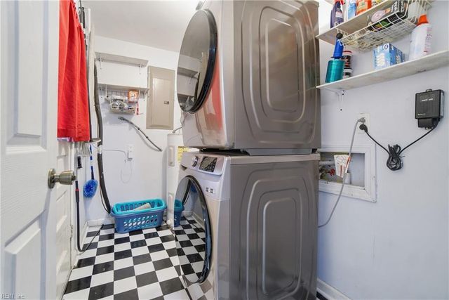 500 Jonathan CT, Virginia Beach, VA 23462