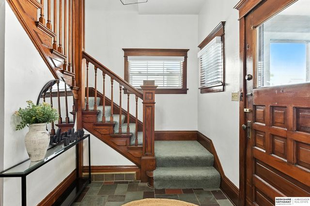 2205 F Street, Omaha, NE 68107