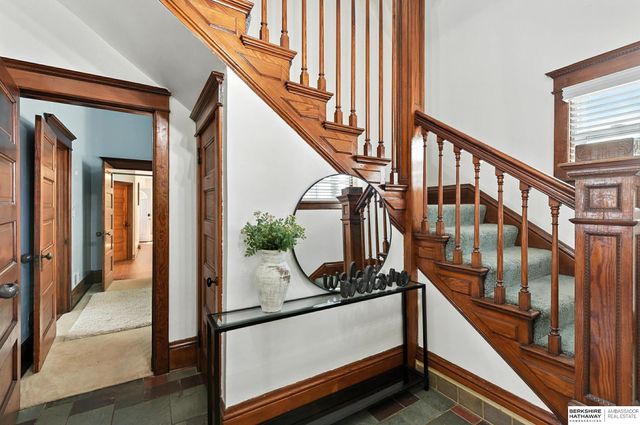 2205 F Street, Omaha, NE 68107