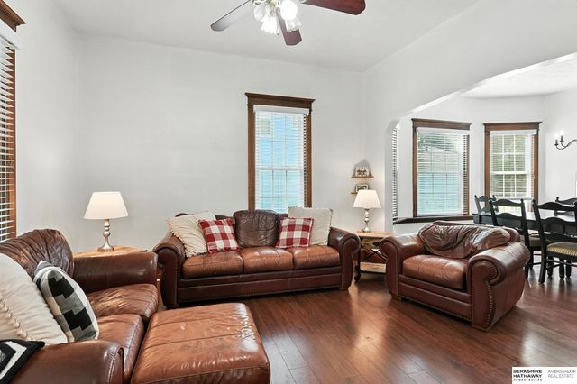 2205 F Street, Omaha, NE 68107