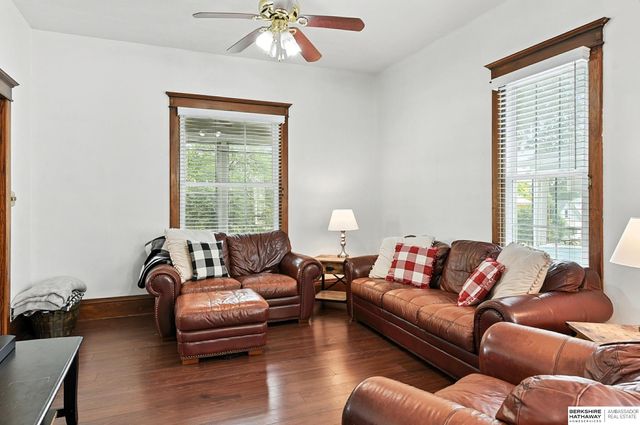 2205 F Street, Omaha, NE 68107