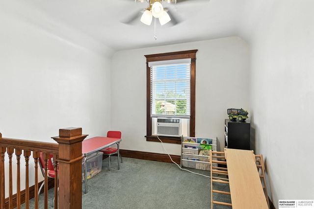 2205 F Street, Omaha, NE 68107