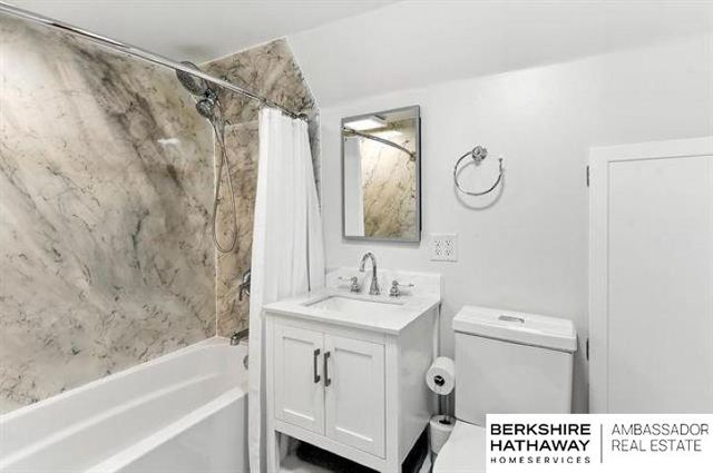 2205 F Street, Omaha, NE 68107