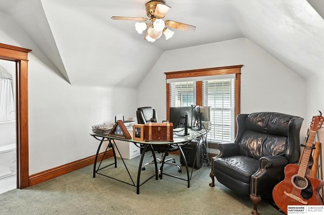 2205 F Street, Omaha, NE 68107