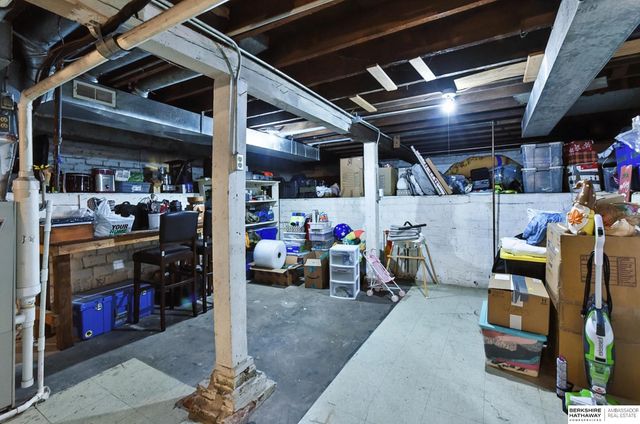 2205 F Street, Omaha, NE 68107