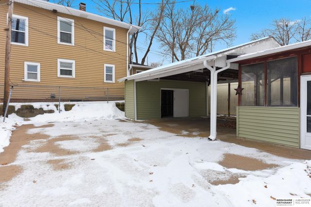 2205 F Street, Omaha, NE 68107