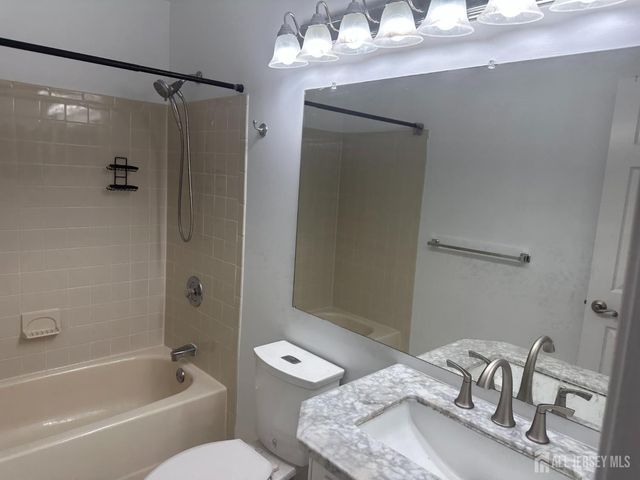 61 Goodwin Drive, North Brunswick, NJ 08902