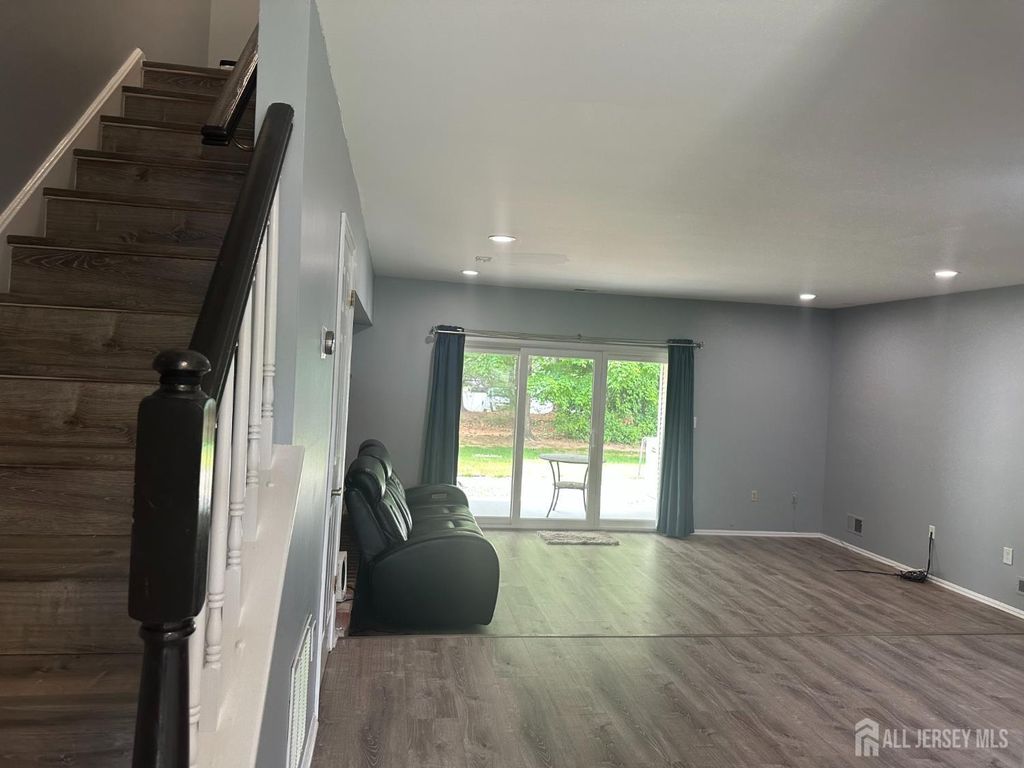 61 Goodwin Drive, North Brunswick, NJ 08902