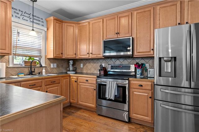 5356 Graycliff Lane, Clemmons, NC 27012