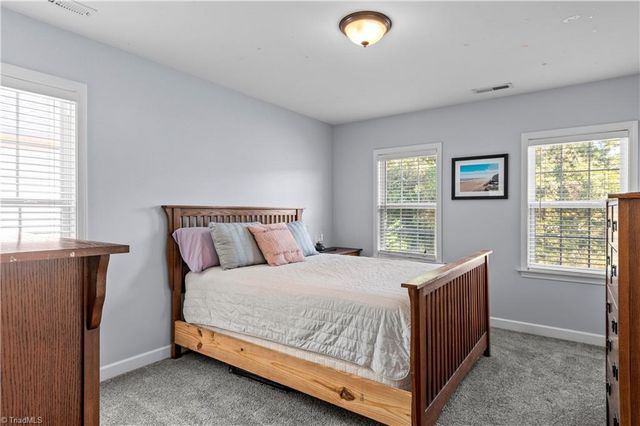5356 Graycliff Lane, Clemmons, NC 27012