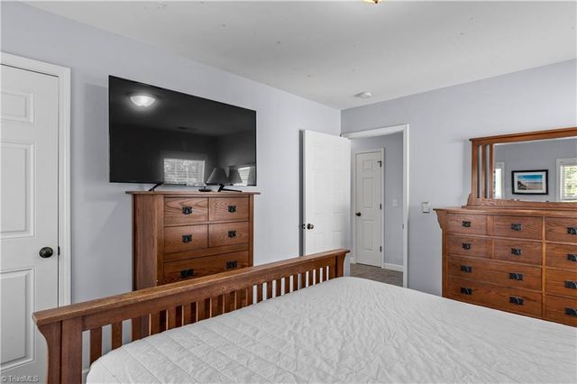 5356 Graycliff Lane, Clemmons, NC 27012