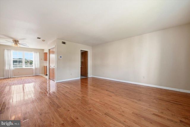 1902 W WALNUT ST W, Allentown, PA 18104
