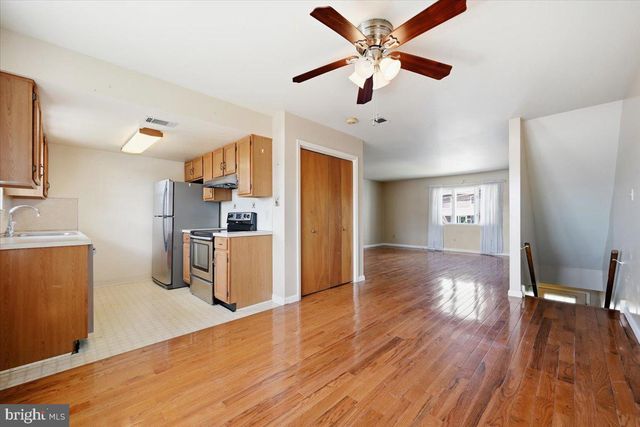 1902 W WALNUT ST W, Allentown, PA 18104