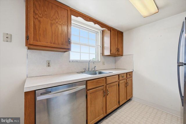1902 W WALNUT ST W, Allentown, PA 18104