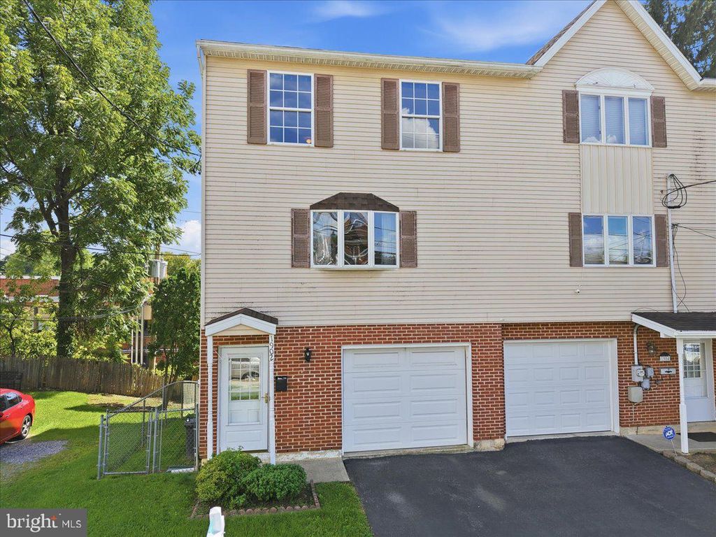 1902 W WALNUT ST W, Allentown, PA 18104