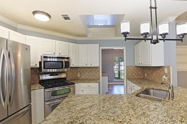 702 Honeysuckle Hills Court, Redfield, AR 72132