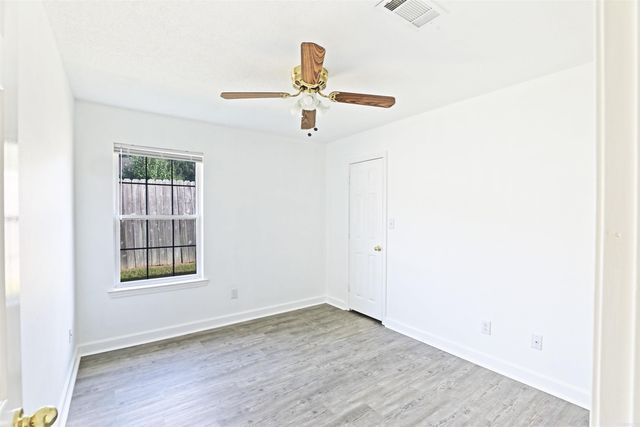 702 Honeysuckle Hills Court, Redfield, AR 72132