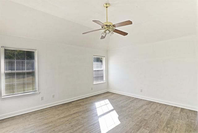 702 Honeysuckle Hills Court, Redfield, AR 72132