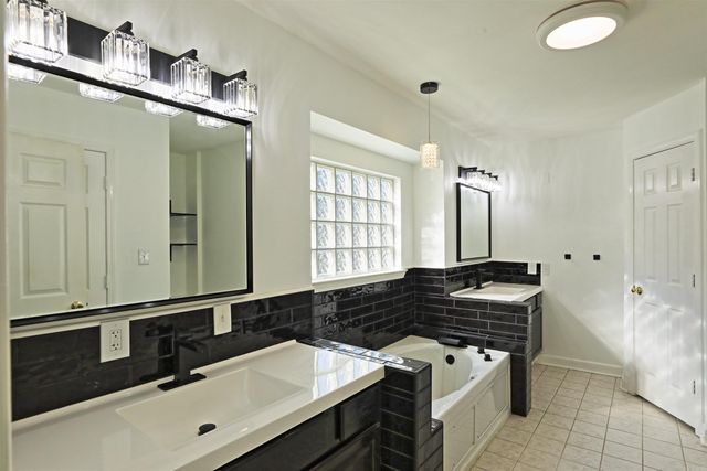 702 Honeysuckle Hills Court, Redfield, AR 72132