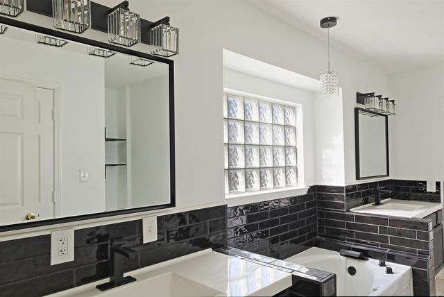 702 Honeysuckle Hills Court, Redfield, AR 72132