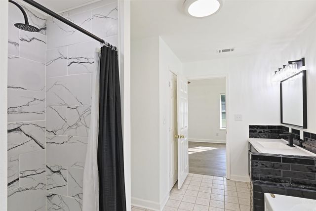 702 Honeysuckle Hills Court, Redfield, AR 72132