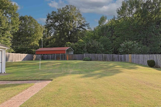 702 Honeysuckle Hills Court, Redfield, AR 72132