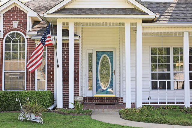 702 Honeysuckle Hills Court, Redfield, AR 72132