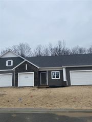 2835 W Cobblestone Court 15, Kentwood, MI 49512