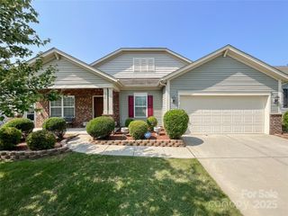 1228 Tranquil Falls Lane, Matthews, NC 28104