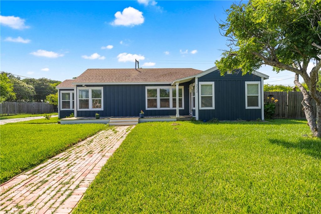 222 Paloma St, Corpus Christi, TX 78412