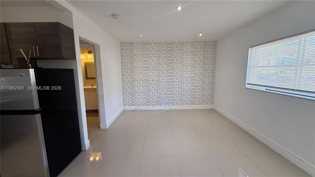 560 NE 67th St 4, Miami, FL 33138