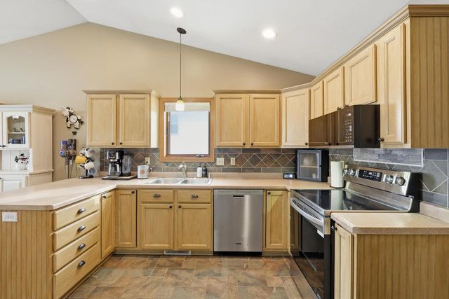 564 S Burr Oak Avenue, Oregon, WI 53575