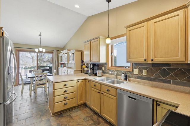 564 S Burr Oak Avenue, Oregon, WI 53575