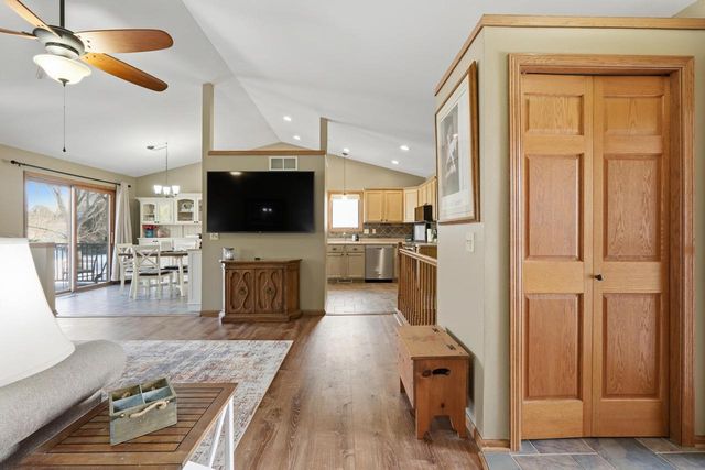 564 S Burr Oak Avenue, Oregon, WI 53575