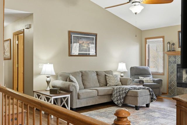 564 S Burr Oak Avenue, Oregon, WI 53575