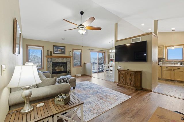 564 S Burr Oak Avenue, Oregon, WI 53575