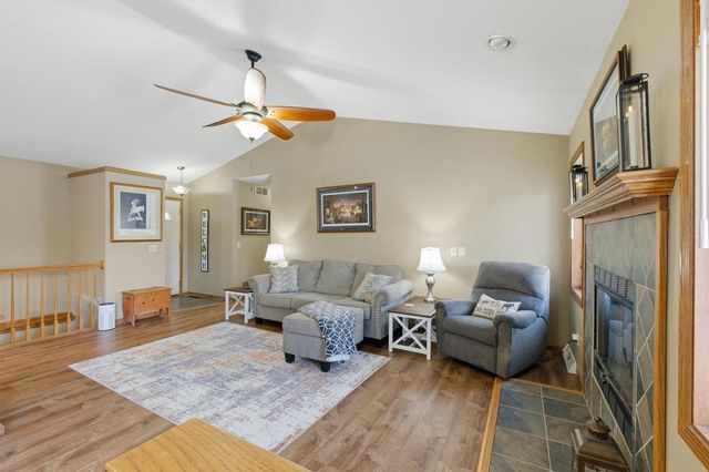 564 S Burr Oak Avenue, Oregon, WI 53575