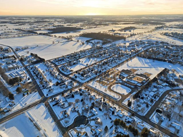 564 S Burr Oak Avenue, Oregon, WI 53575