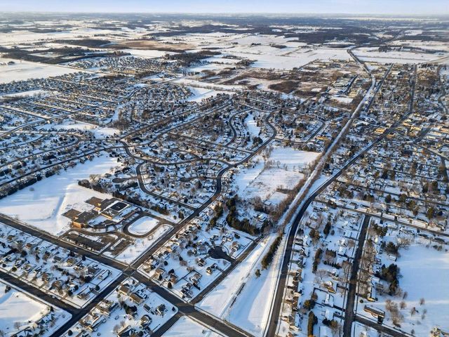 564 S Burr Oak Avenue, Oregon, WI 53575