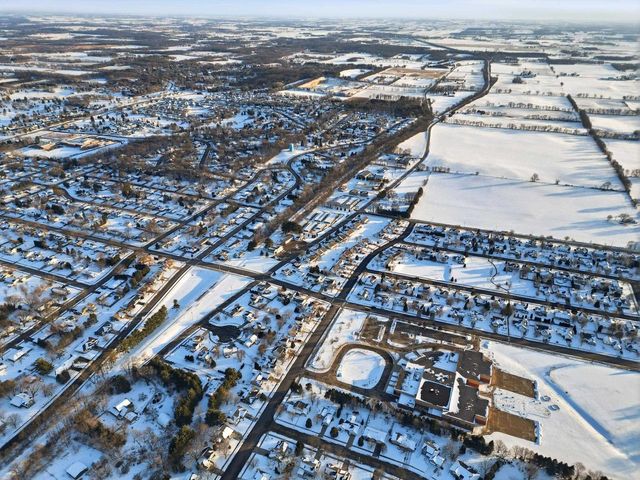 564 S Burr Oak Avenue, Oregon, WI 53575