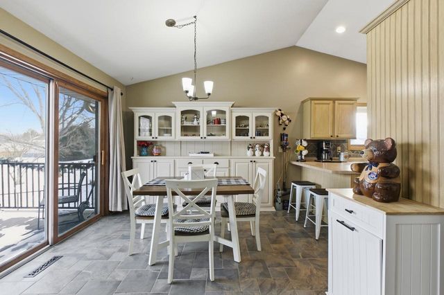 564 S Burr Oak Avenue, Oregon, WI 53575