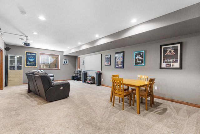 503 Garden Prairie DRIVE, Waukesha, WI 53186