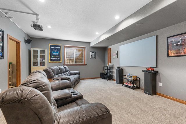 503 Garden Prairie DRIVE, Waukesha, WI 53186