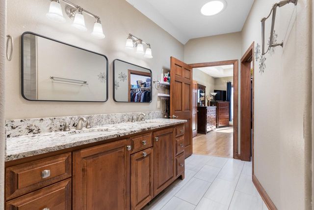 503 Garden Prairie DRIVE, Waukesha, WI 53186